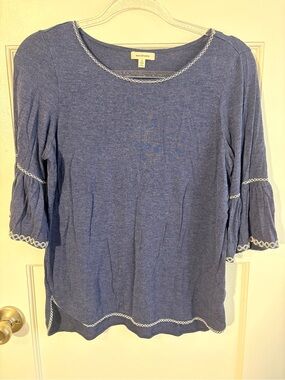 Max Studio Heather Blue Scoop Neck Bell Sleeve Top with White Crochet Trim